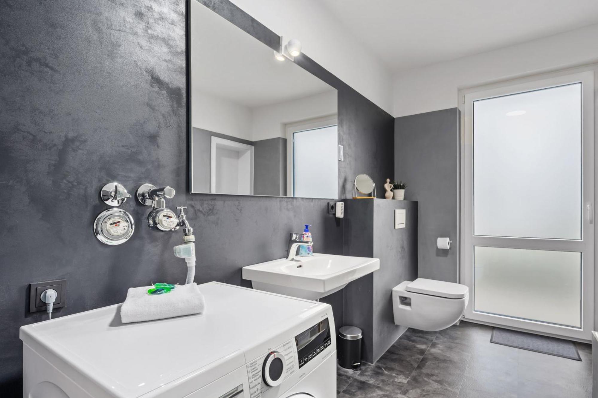 Stilvolle Stadtoase, 116 Qm, Parkblick, Wassernah, Parkplatz Wilhelmshaven Esterno foto